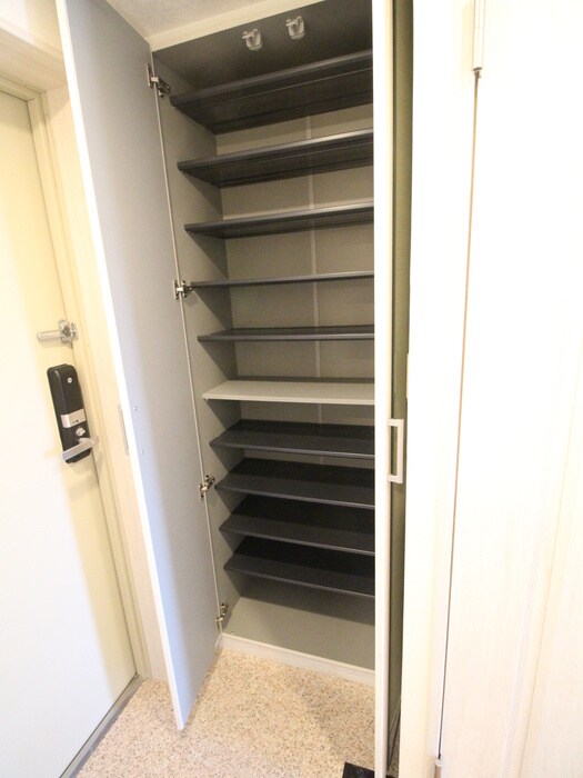 物件内観写真15　(靴箱)