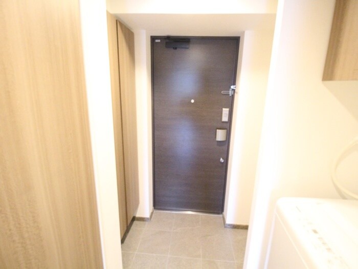 物件内観写真15　(玄関)