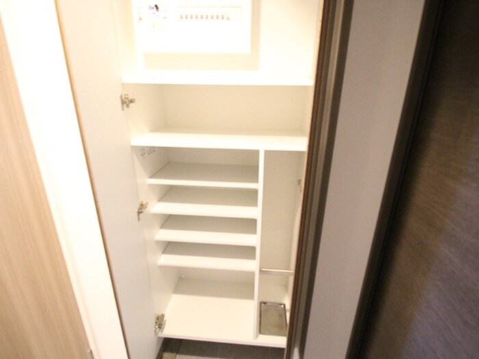 物件内観写真16　(靴箱)