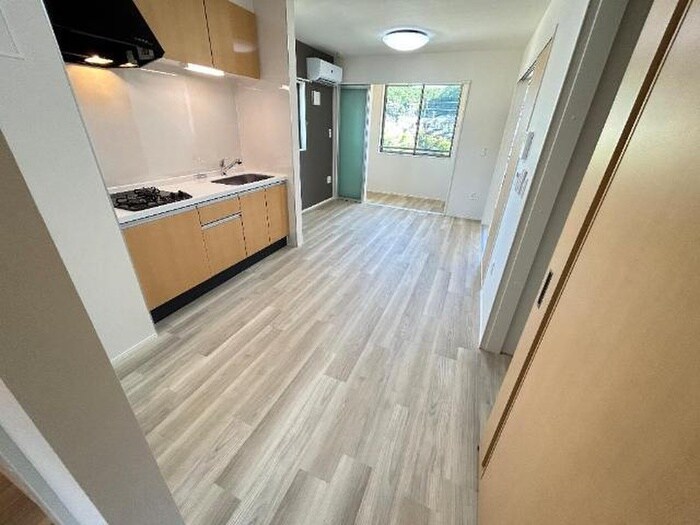 物件内観写真3　(居室)