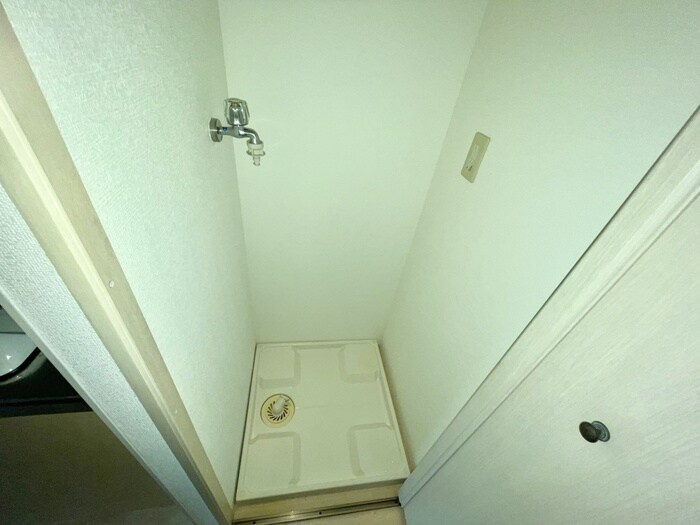 物件内観写真12　(洗濯機置場)