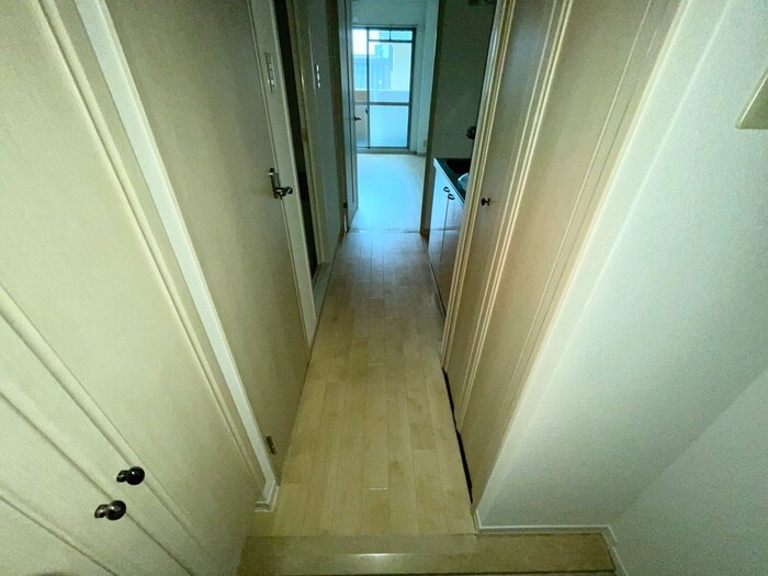 物件内観写真14　(廊下)