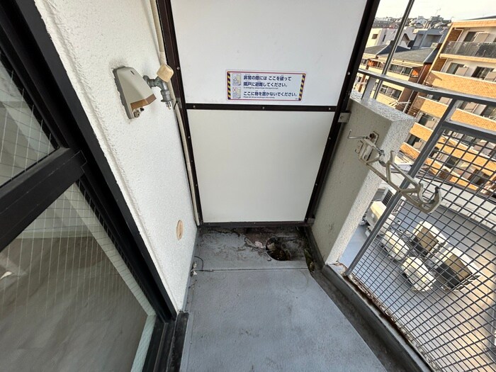 物件内観写真15　(洗濯機置場)