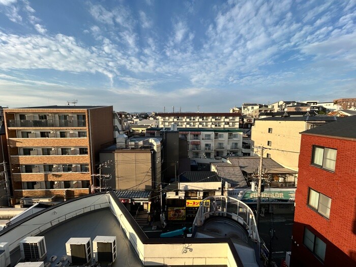 物件内観写真22　(室内からの展望)