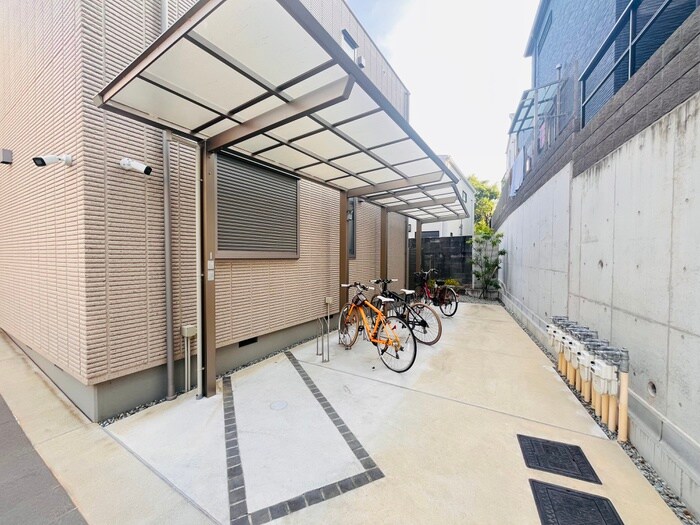 物件外観写真4　(駐輪場)