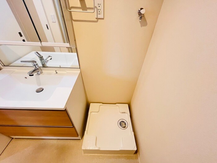 物件内観写真18　(洗濯機置場)