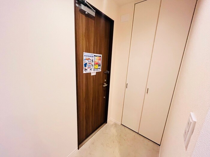物件内観写真19　(玄関)