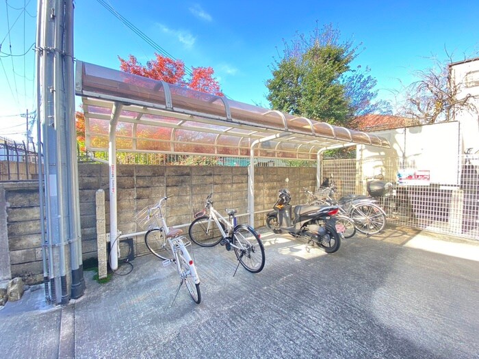 物件外観写真5　(駐輪場)