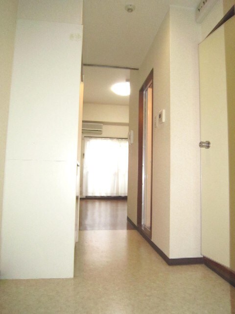 物件内観写真13　(玄関)