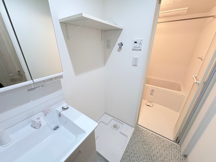 物件内観写真12　(洗濯機置場)