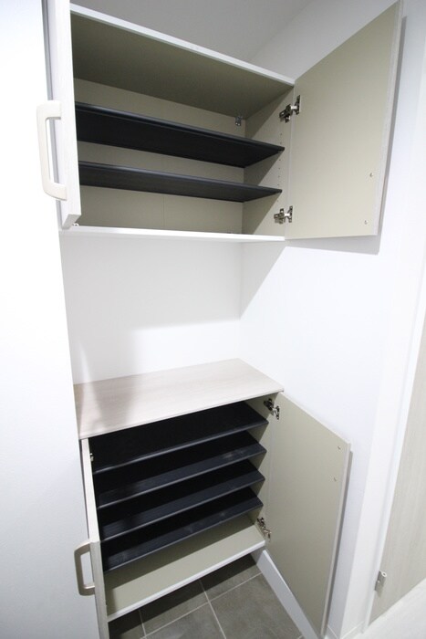 物件内観写真15　(靴箱)