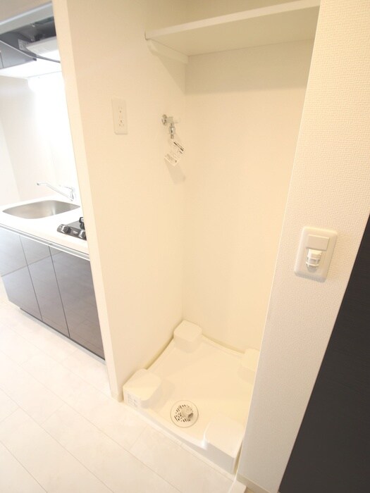 物件内観写真10　(洗濯機置場)