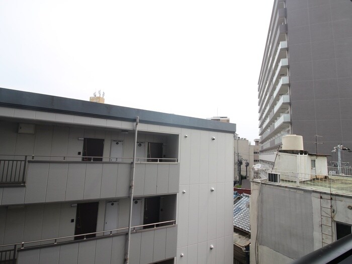 物件内観写真22　(室内からの展望)