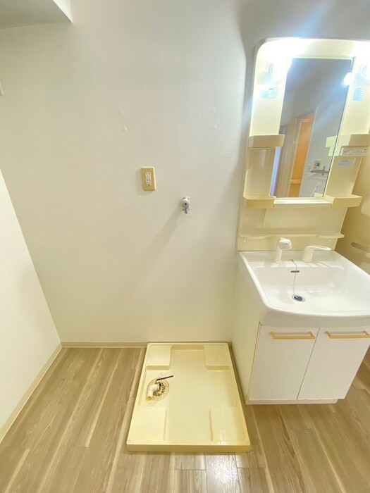 物件内観写真15　(洗濯機置場)