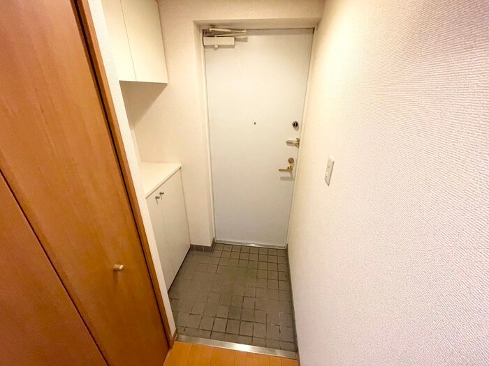 物件内観写真15　(玄関)