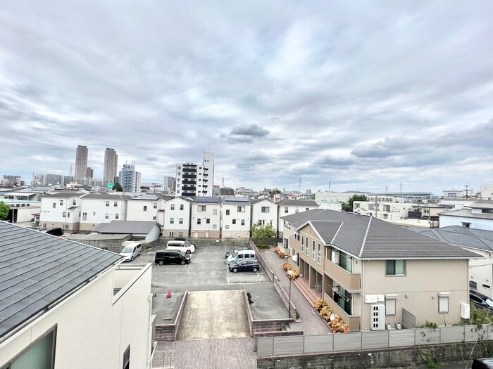 物件内観写真22　(室内からの展望)