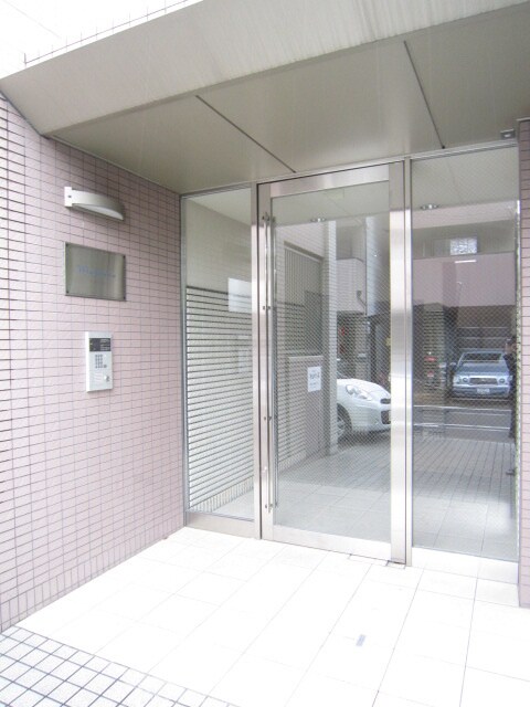 物件外観写真2　(エントランス部分)