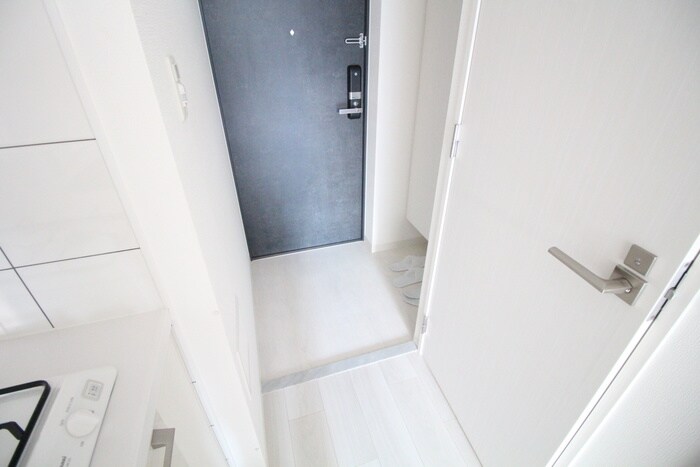 物件内観写真18　(玄関)