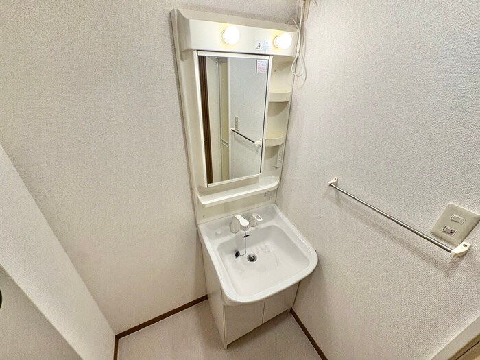 物件内観写真12　(洗面)