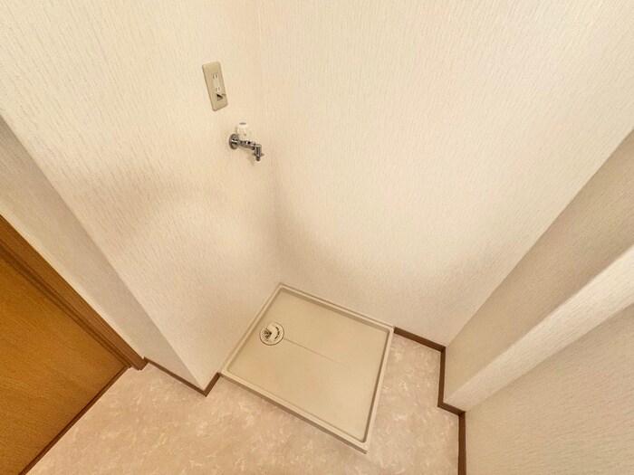 物件内観写真13　(洗濯機置場)