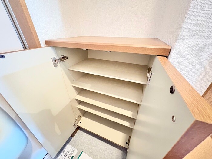 物件内観写真15　(靴箱)