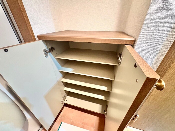 物件内観写真15　(靴箱)