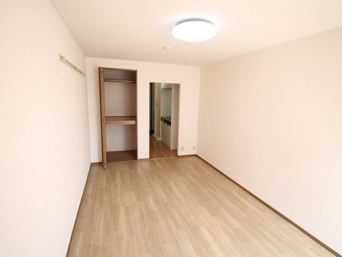 物件内観写真4　(居室)