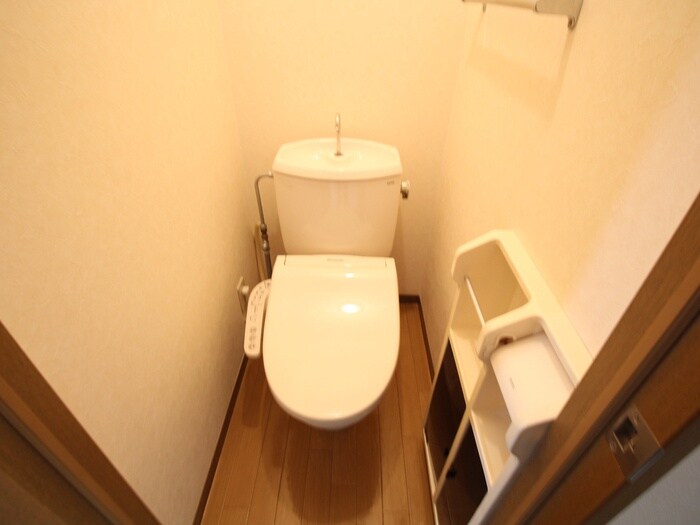 物件内観写真8　(トイレ)