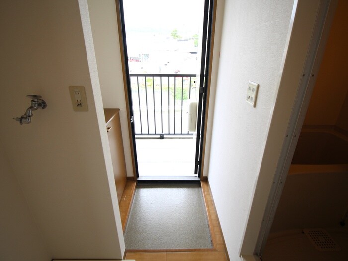 物件内観写真10　(玄関)