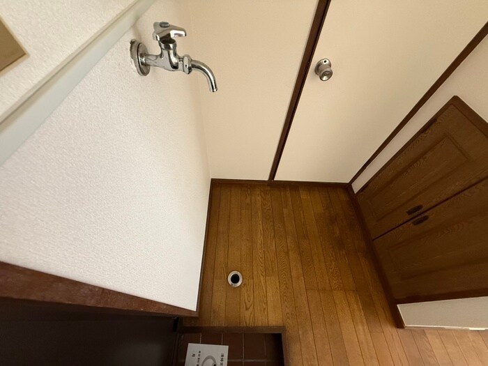 物件内観写真11　(洗濯機置場)