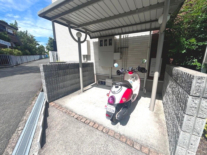 物件外観写真6　(駐輪場)