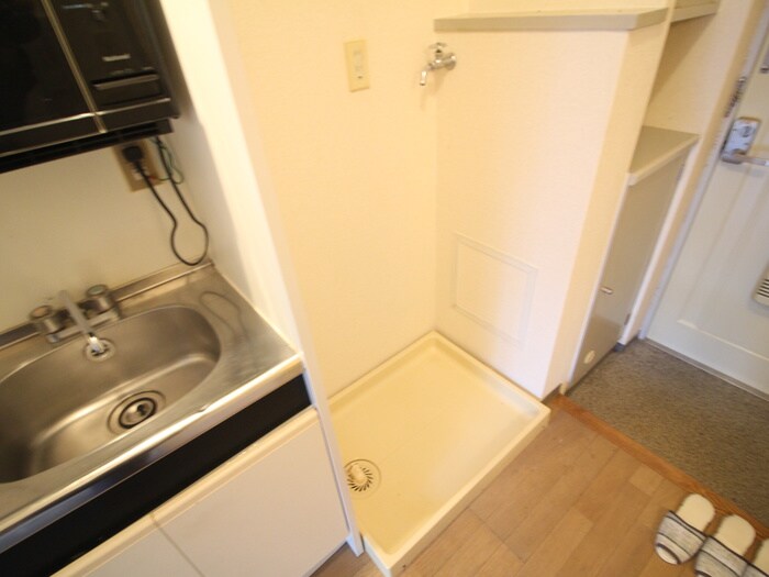 物件内観写真12　(洗濯機置場)