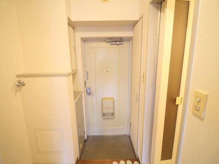 物件内観写真15　(玄関)