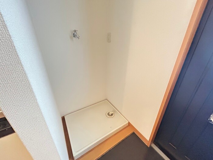 物件内観写真11　(洗濯機置場)