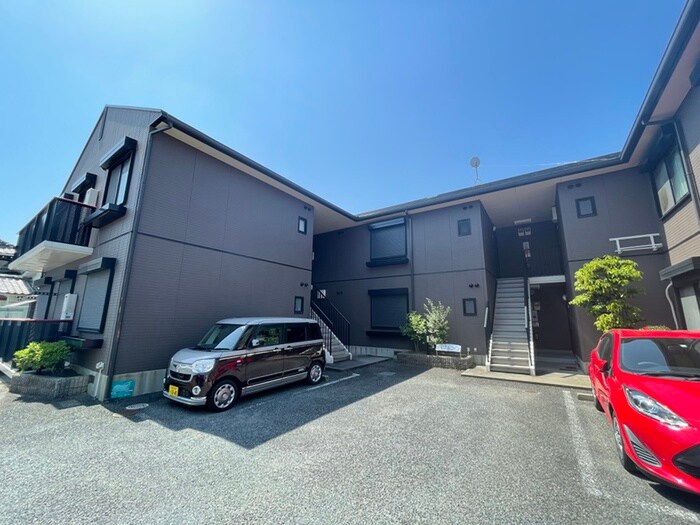 物件外観写真6　(駐車場)