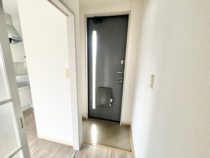 物件内観写真18　(玄関)