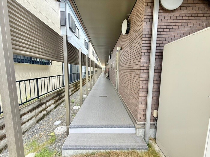 物件外観写真5　(エントランス部分)