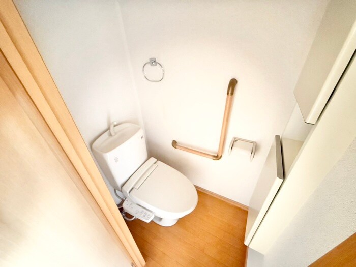 物件内観写真14　(トイレ)