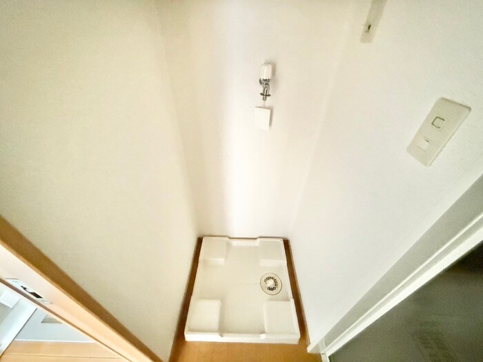 物件内観写真15　(洗濯機置場)