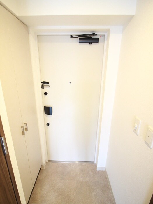 物件内観写真7　(玄関)