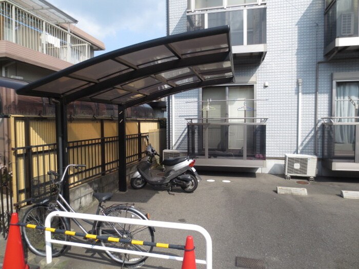 物件外観写真3　(駐輪場)