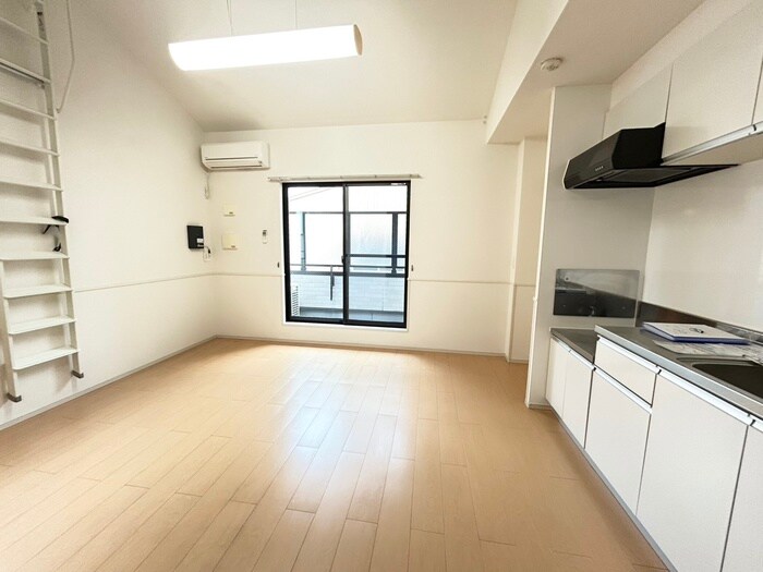 物件内観写真8　(居室)