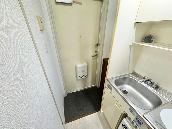 物件内観写真16　(玄関)