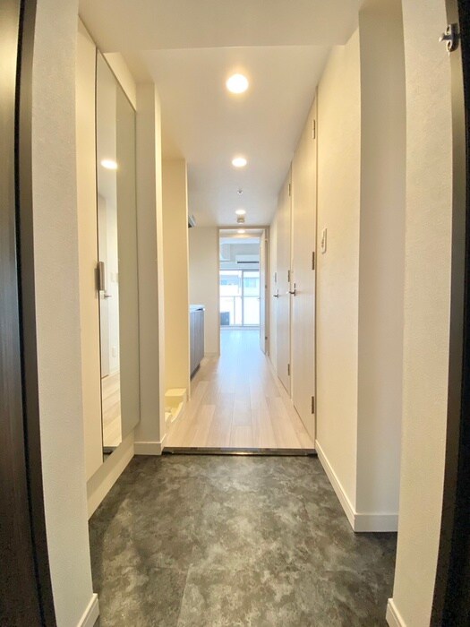 物件内観写真7　(玄関)