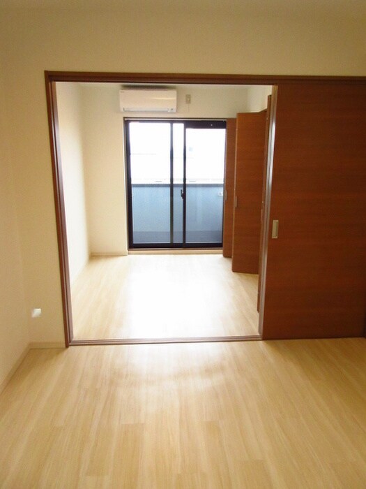 物件内観写真4　(居室)