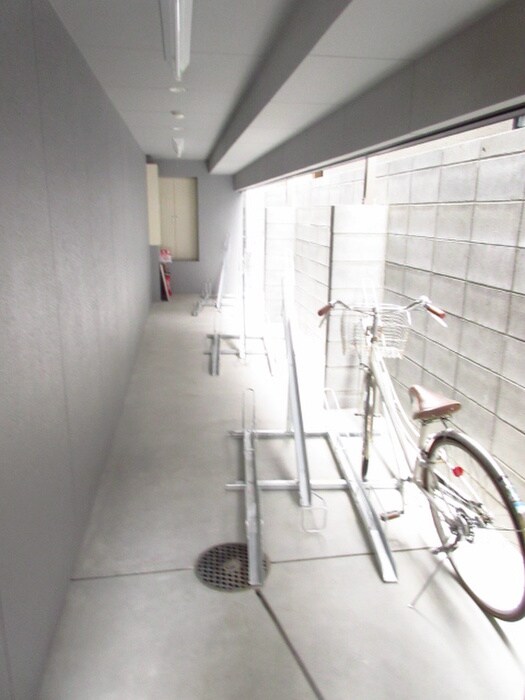 物件外観写真3　(駐輪場)