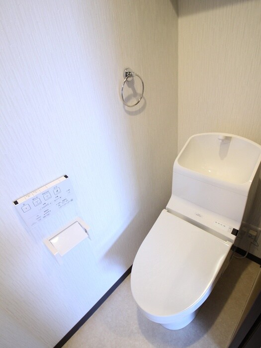 物件内観写真9　(トイレ)