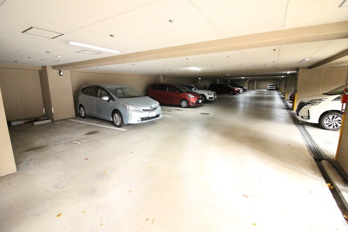 物件外観写真3　(駐車場)