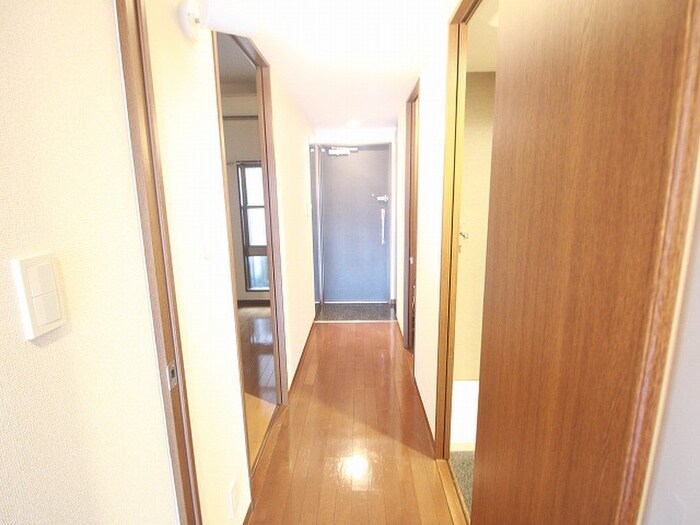 物件内観写真16　(廊下)