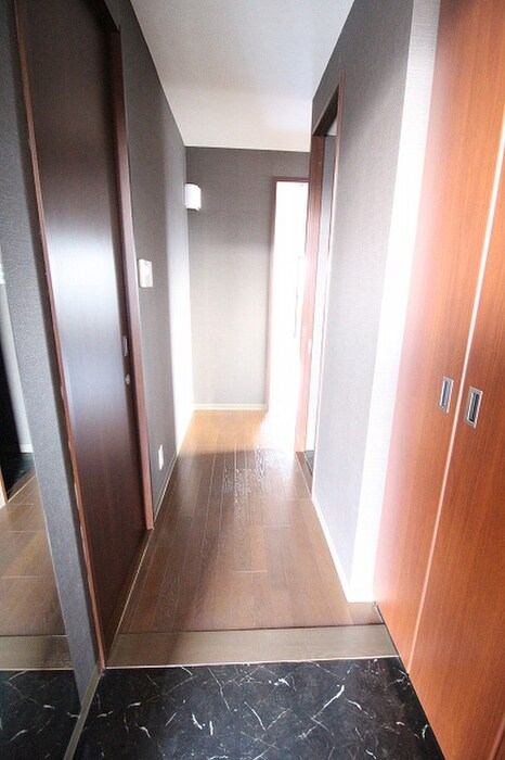 物件内観写真17　(玄関)